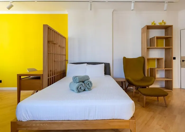 Yellow Sun - Cozy In * フンシャル